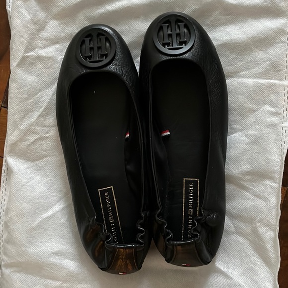 Tommy Hilfiger Black ballerinas - Picture 1 of 3